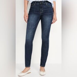 Old Navy Rockstar Super Skinny Jeans